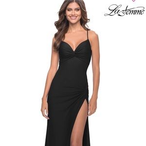 NEW La Femme style #31516 - SIZE 8